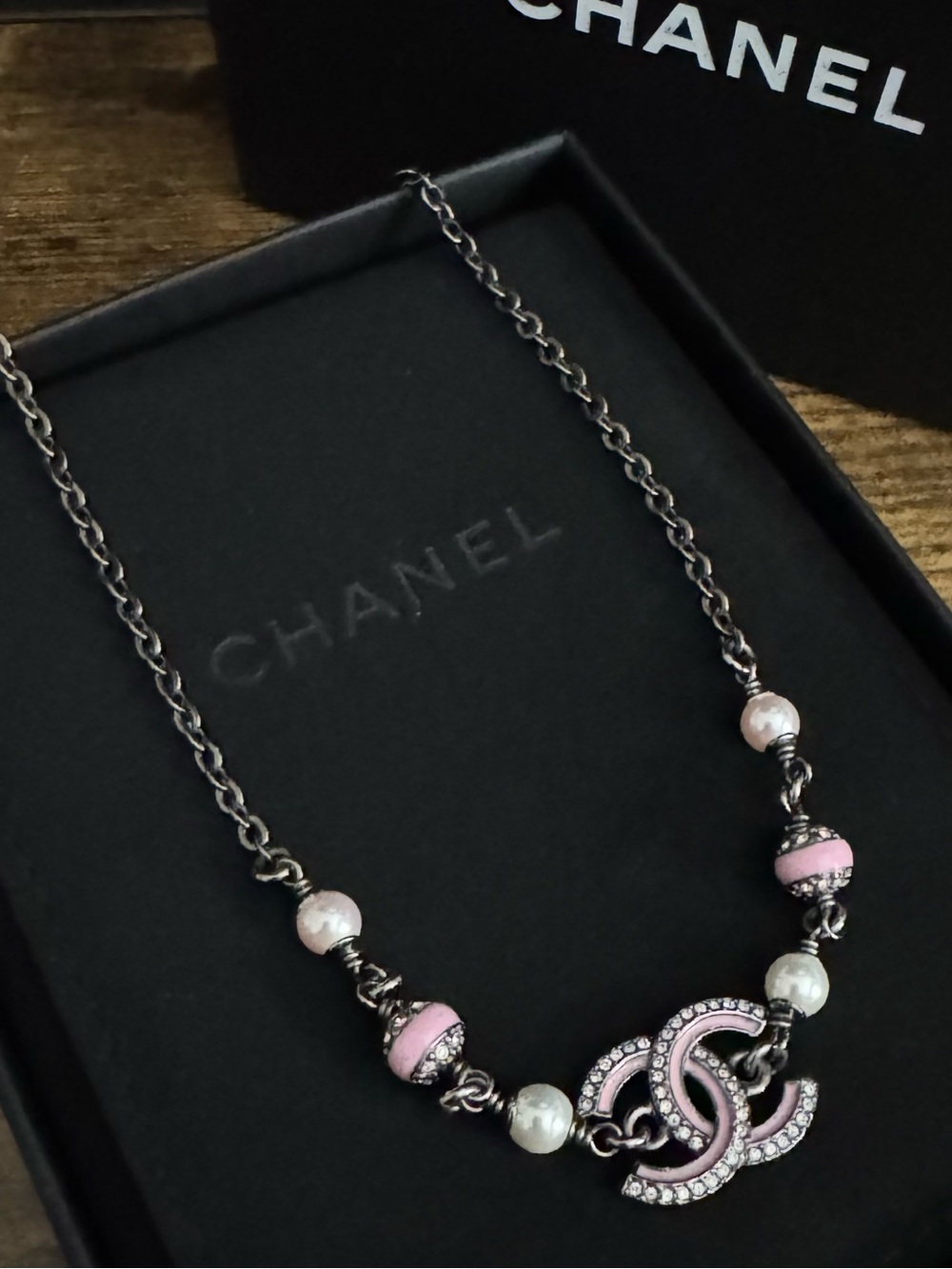CHANEL 2025 Crystal CC Pink Pearl Gun Metal Choker Necklace - Picture 5 of 5